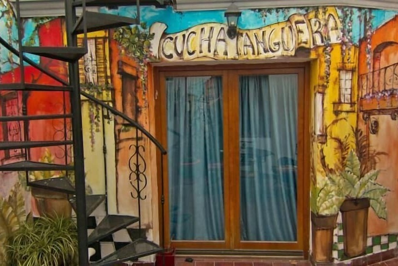 هتل Cucha Tanguera