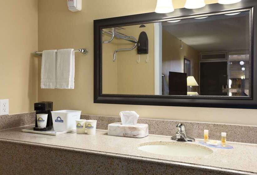 فندق Days Inn By Wyndham Henryetta