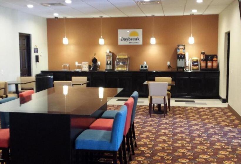 فندق Days Inn By Wyndham Henryetta