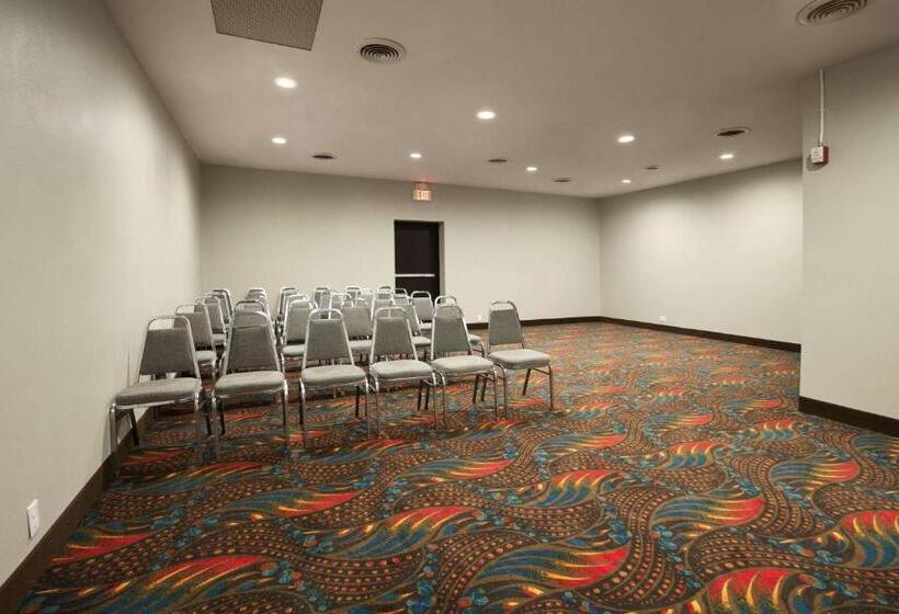 فندق Days Inn By Wyndham Henryetta