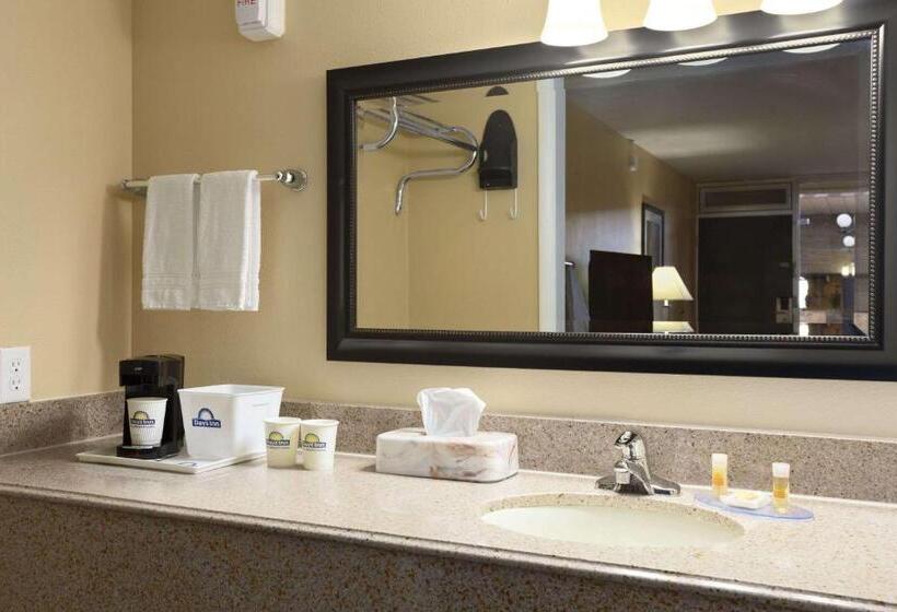 فندق Days Inn By Wyndham Henryetta