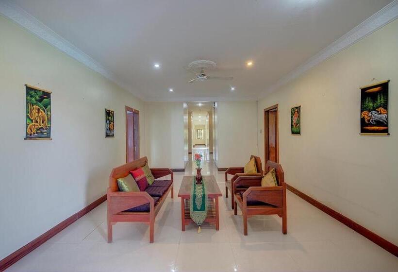 酒店 Dv Angkor Villa