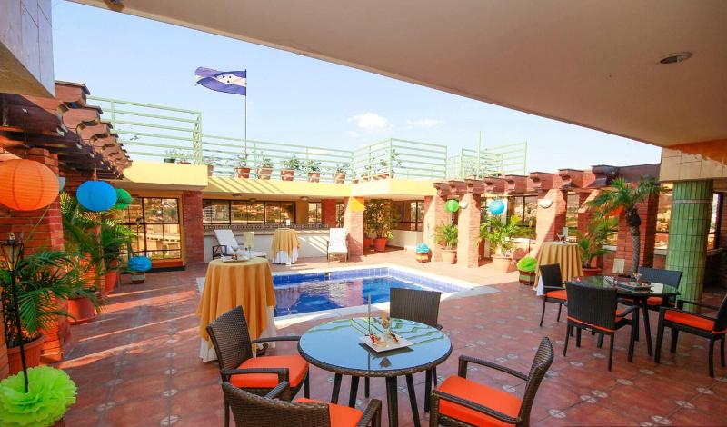 هتل Florencia Plaza