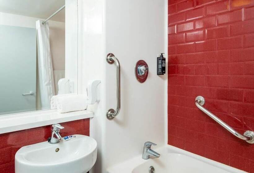 فندق Go2 Portishead Marina