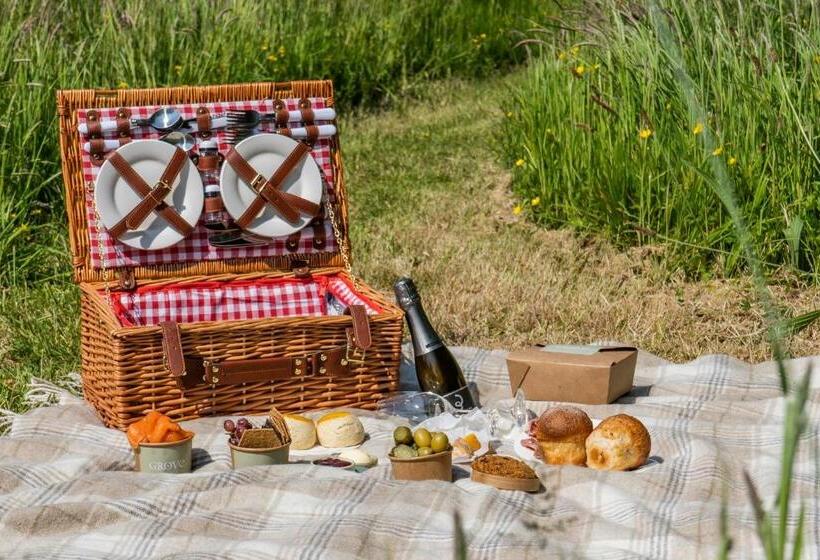 ホテル Grove Of Narberth