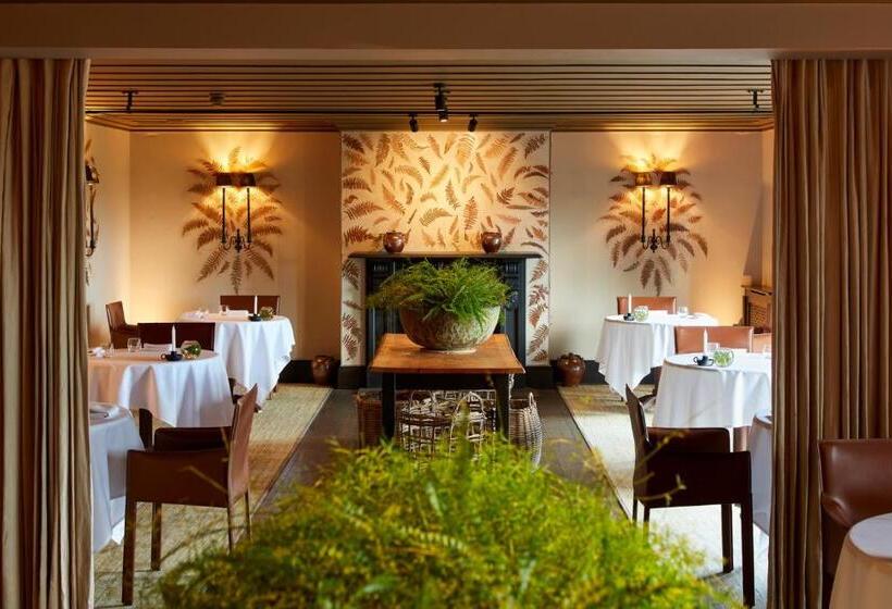 ホテル Grove Of Narberth