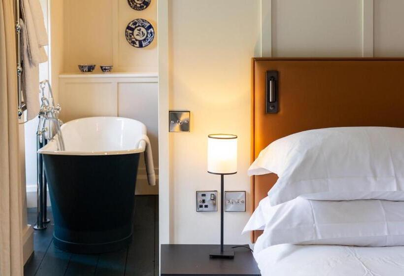 ホテル Grove Of Narberth