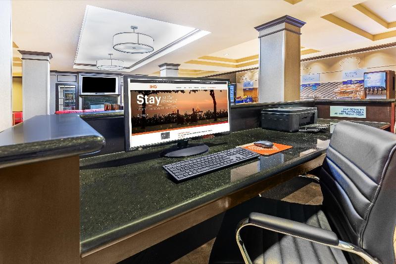 בית מלון כפרי Holiday Inn Express & Suites Floresville By Ihg