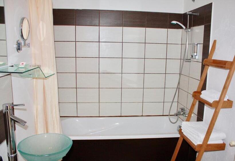 ホテル Hôtel Restaurant La Chaloupe