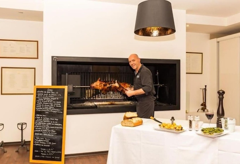 ホテル Hôtel Restaurant La Chaloupe