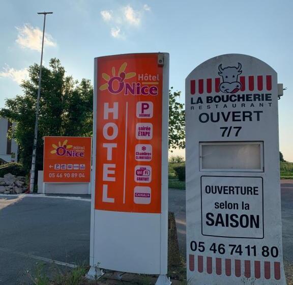 ホテル Hôtel O'nice Saintes