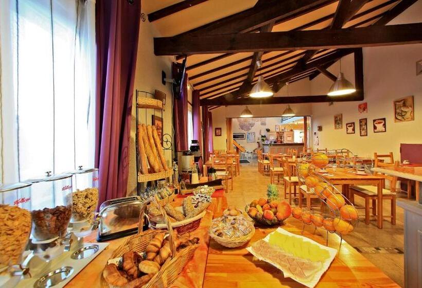 ホテル Hôtel O'nice Saintes