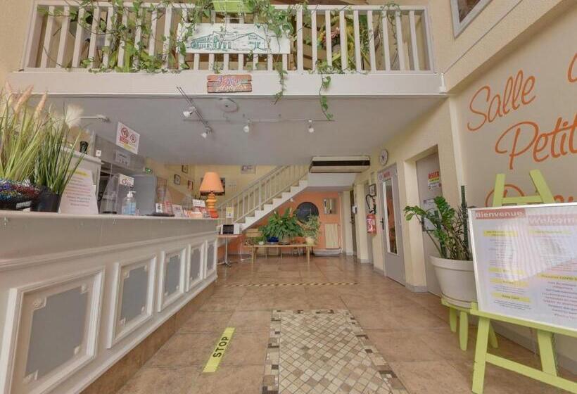 ホテル Hôtel O'nice Saintes