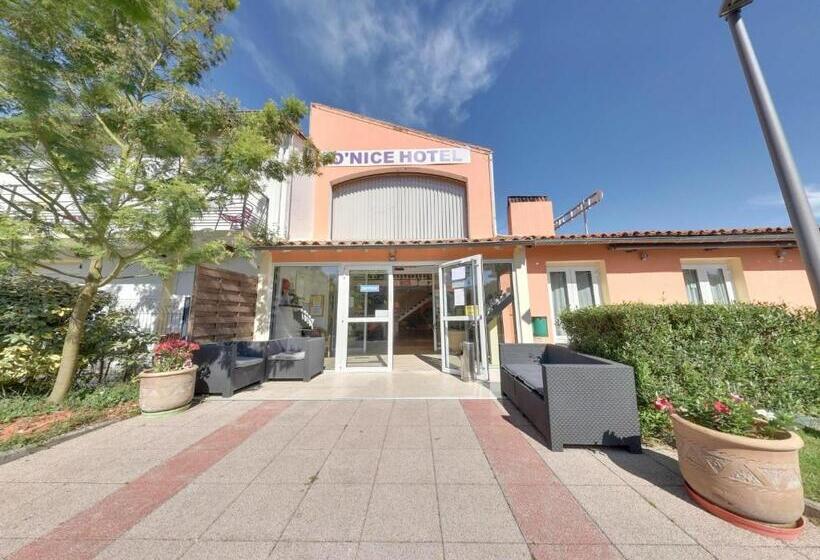 ホテル Hôtel O'nice Saintes