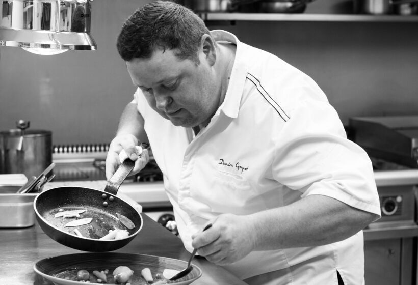 Отель Hôtel Traiteur Les Ormes, The Originals Relais