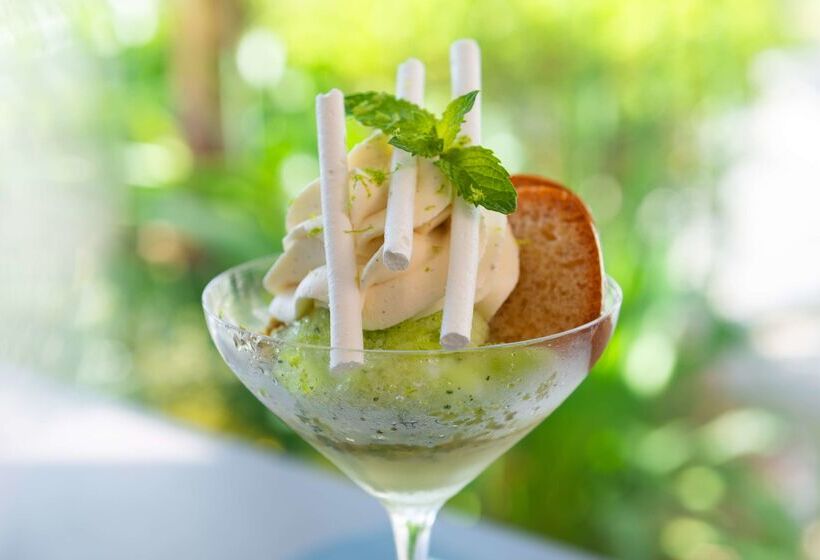 Отель Hôtel Traiteur Les Ormes, The Originals Relais