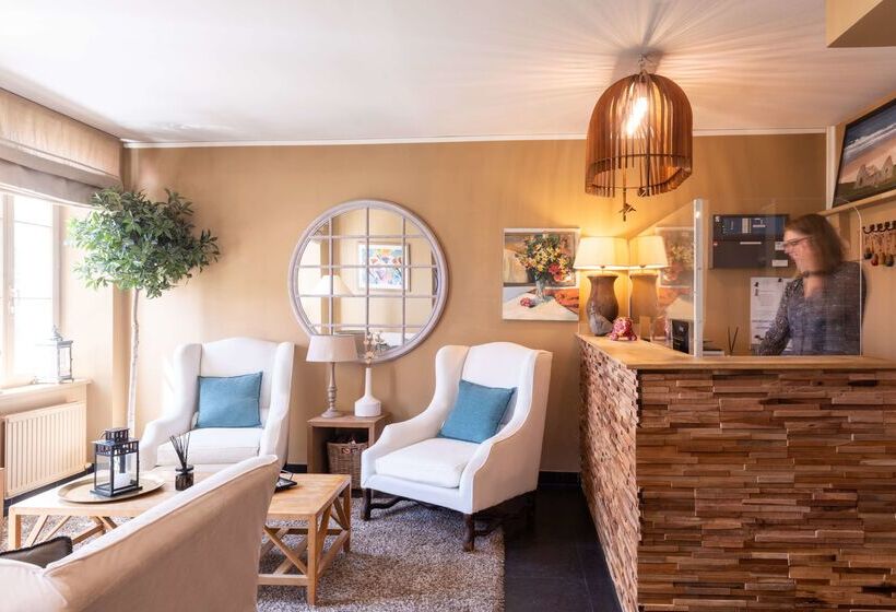 Отель Hôtel Traiteur Les Ormes, The Originals Relais