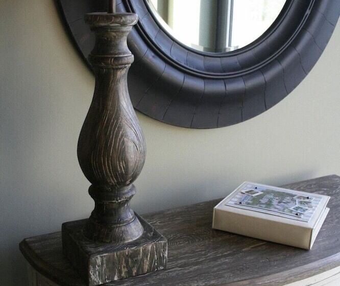 Отель Hôtel Traiteur Les Ormes, The Originals Relais