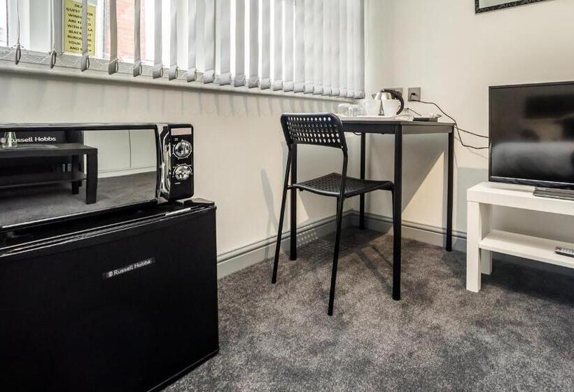 בית מלון כפרי Huddersfield Central Lodge