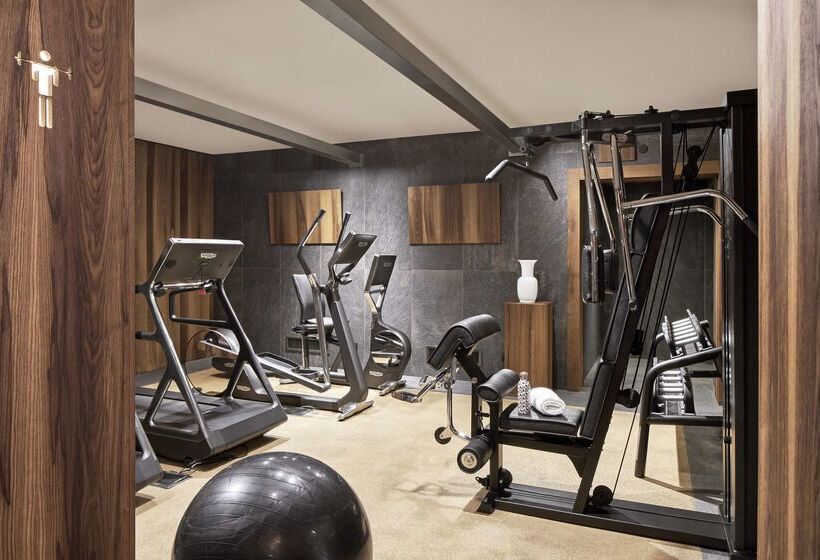 هتل Hyatt Centric Milan Centrale