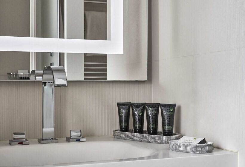 هتل Hyatt Centric Milan Centrale