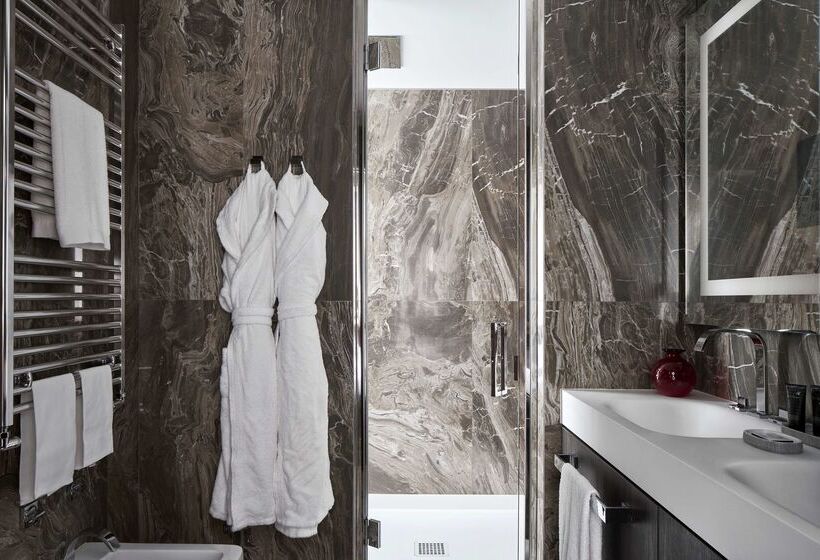 هتل Hyatt Centric Milan Centrale