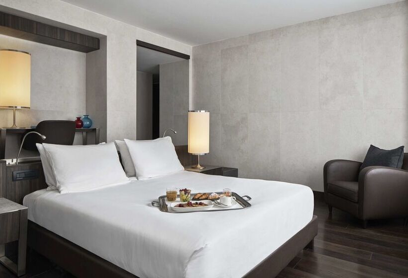 هتل Hyatt Centric Milan Centrale