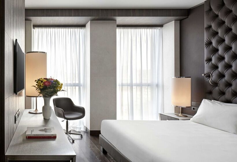 هتل Hyatt Centric Milan Centrale