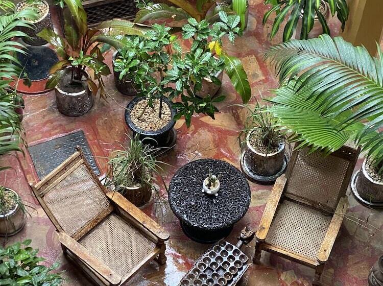 هتل Jafferji House