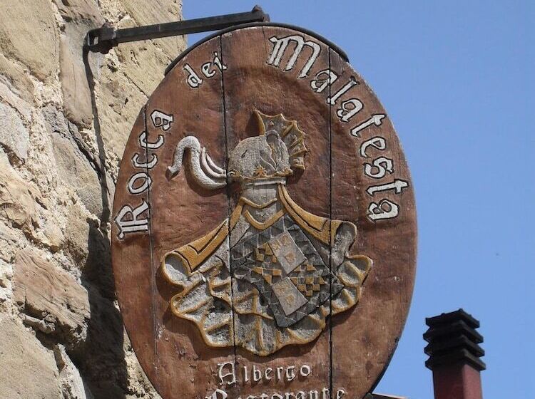 هتل La Rocca Dei Malatesta