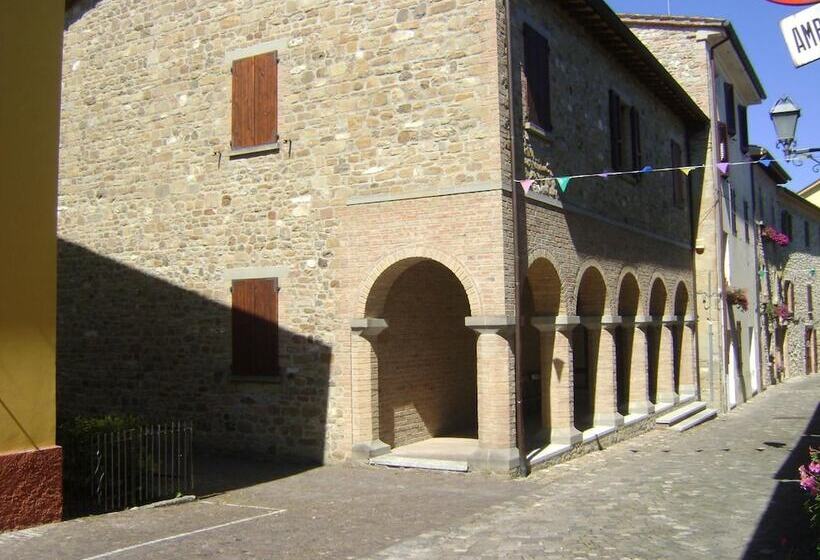 هتل La Rocca Dei Malatesta