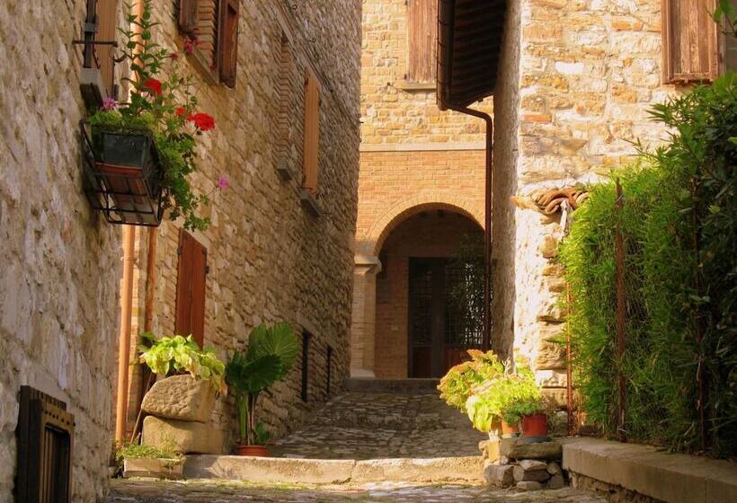 هتل La Rocca Dei Malatesta