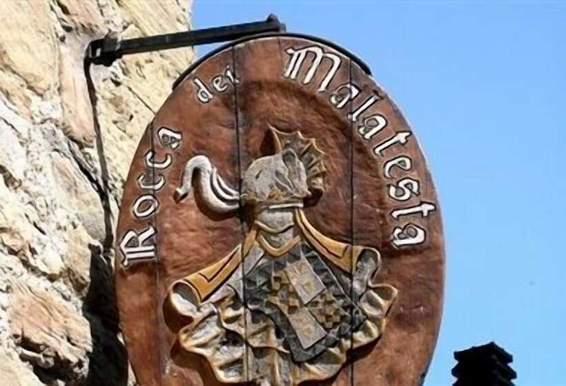 هتل La Rocca Dei Malatesta