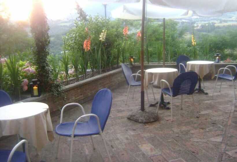 هتل La Rocca Dei Malatesta