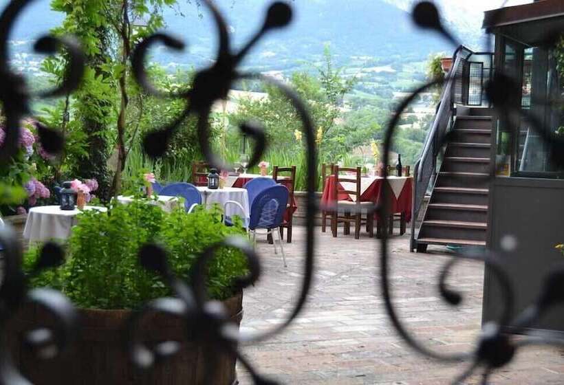 هتل La Rocca Dei Malatesta