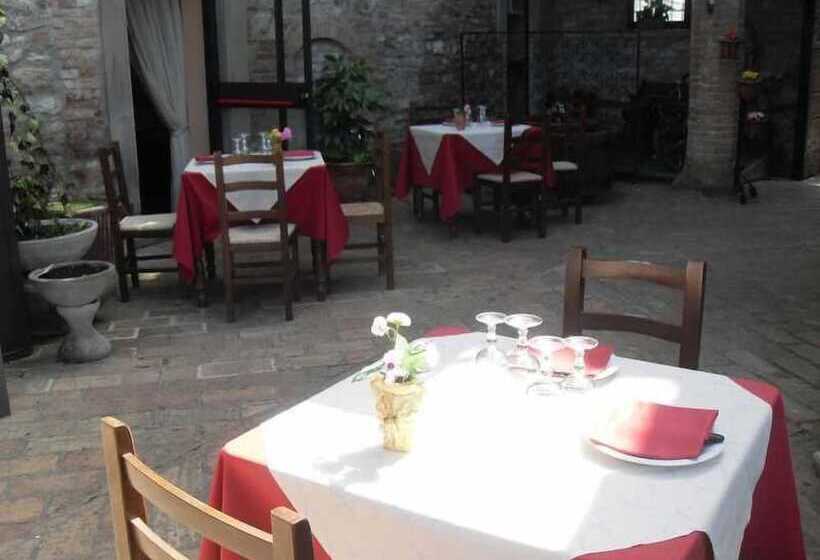 هتل La Rocca Dei Malatesta