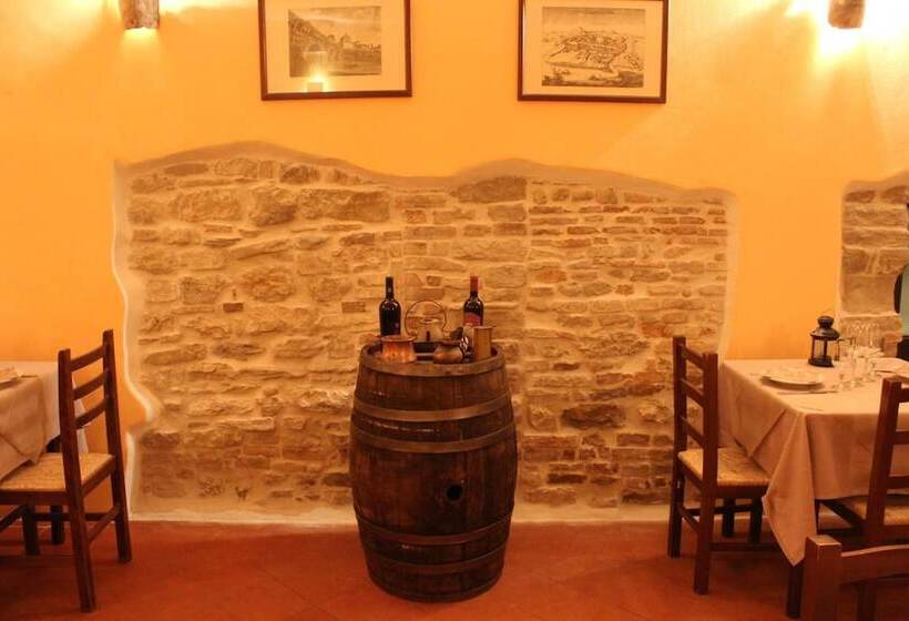 هتل La Rocca Dei Malatesta