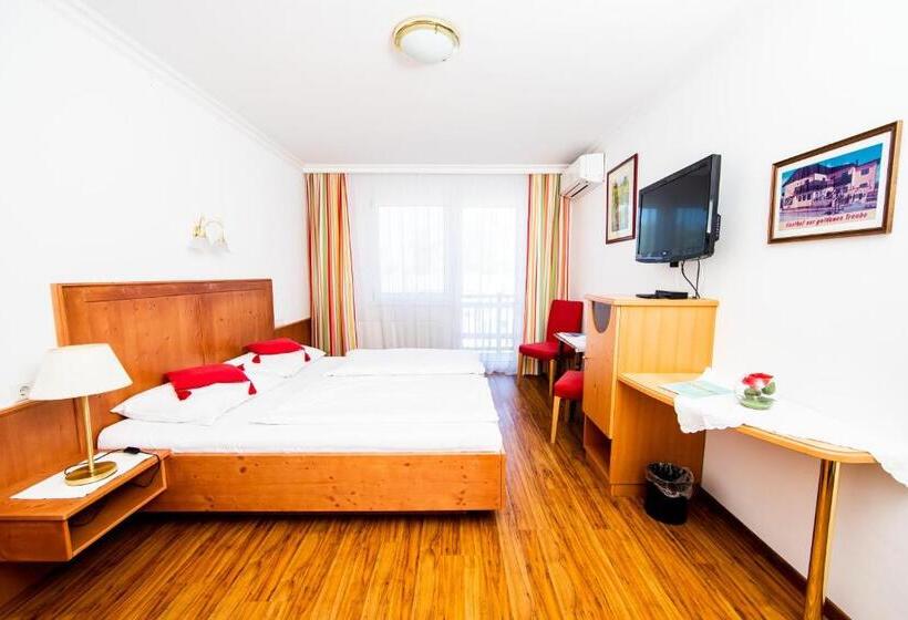 Отель Landgasthof Zur Goldenen Traube