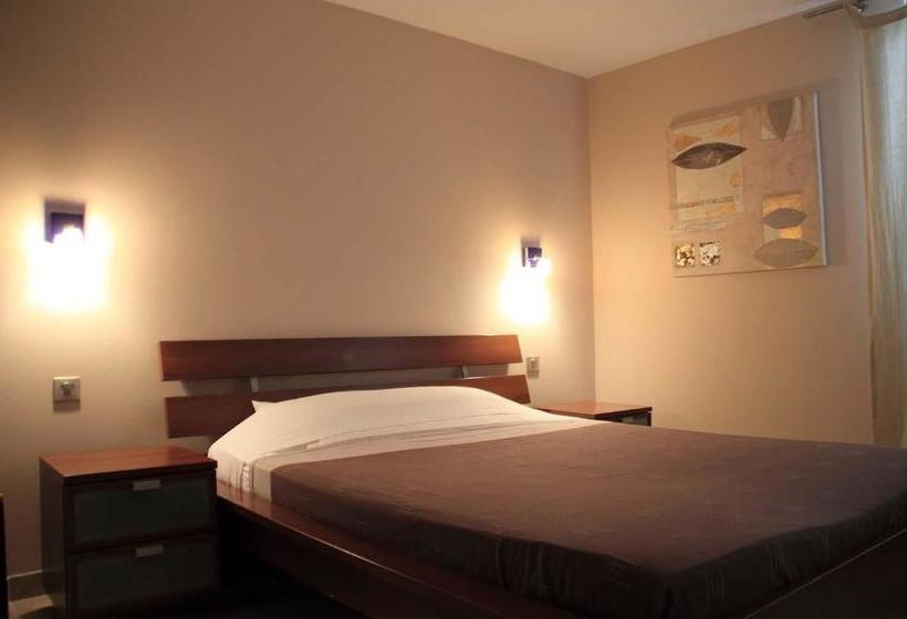 ホテル Auberge De Bonpas Logis De France