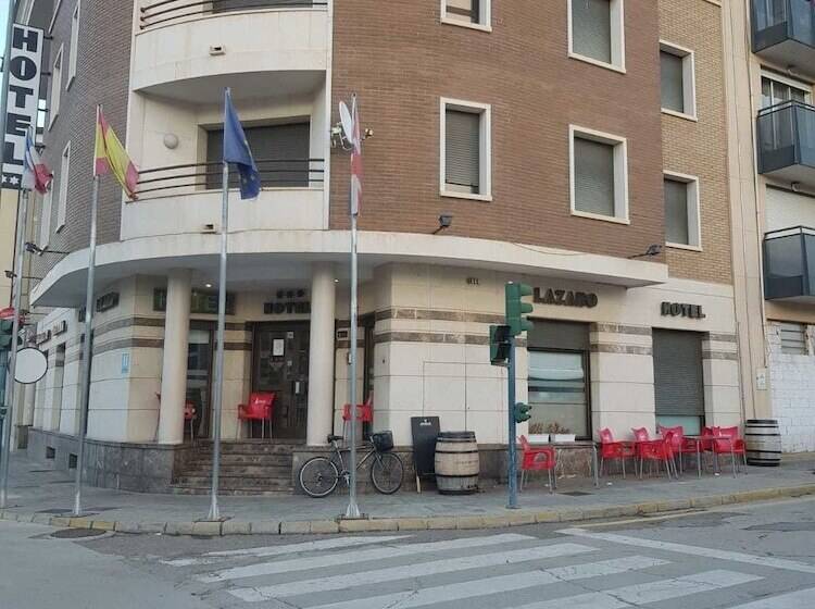 فندق Lazaro