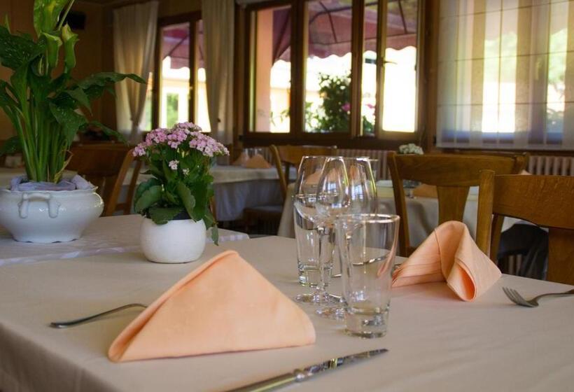 בית מלון כפרי Le Rhien Hôtel Restaurant