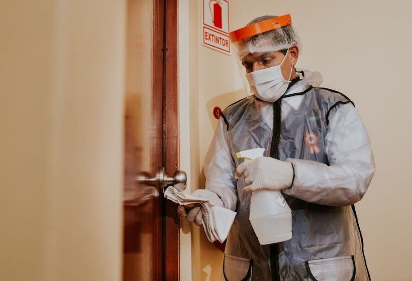 Отель Manhattan Inn Airport