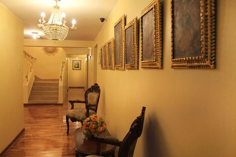 Отель Manhattan Inn Airport