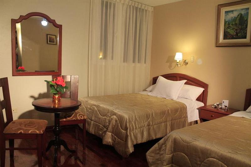 Отель Manhattan Inn Airport