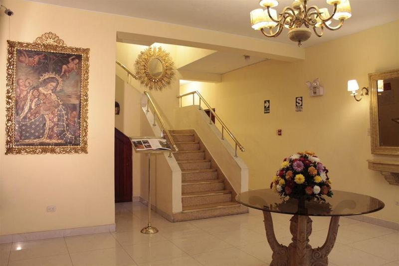 Отель Manhattan Inn Airport