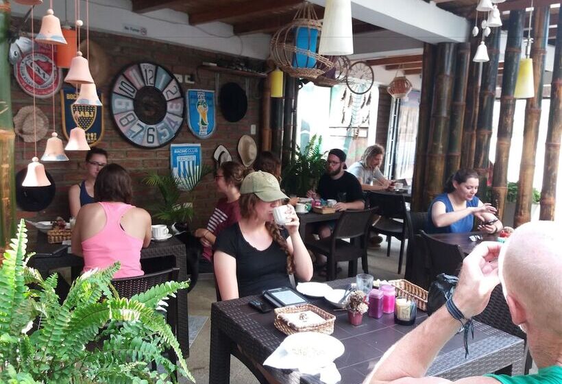 هتل Mybeststay Piedra Del Mar