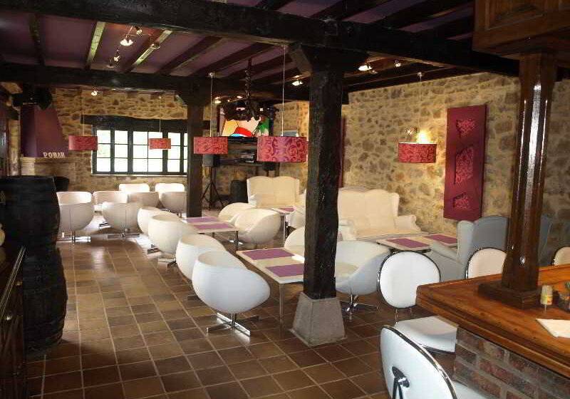 فندق ريفى Hostería El Pomar