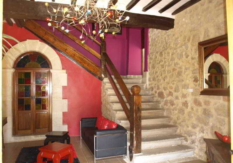 فندق ريفى Hostería El Pomar