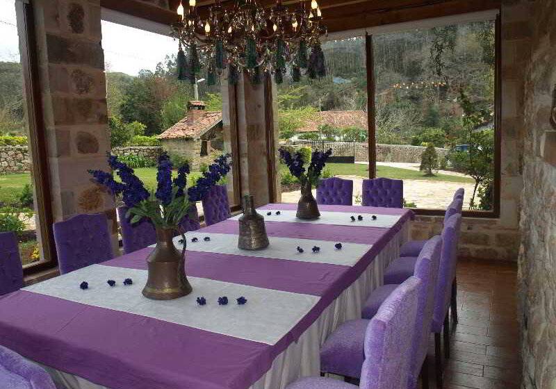 فندق ريفى Hostería El Pomar