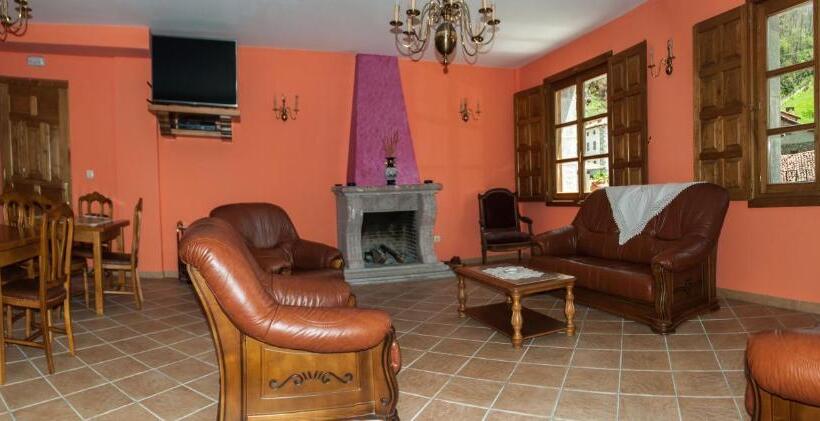 هتل روستایی Posada Sobrevilla